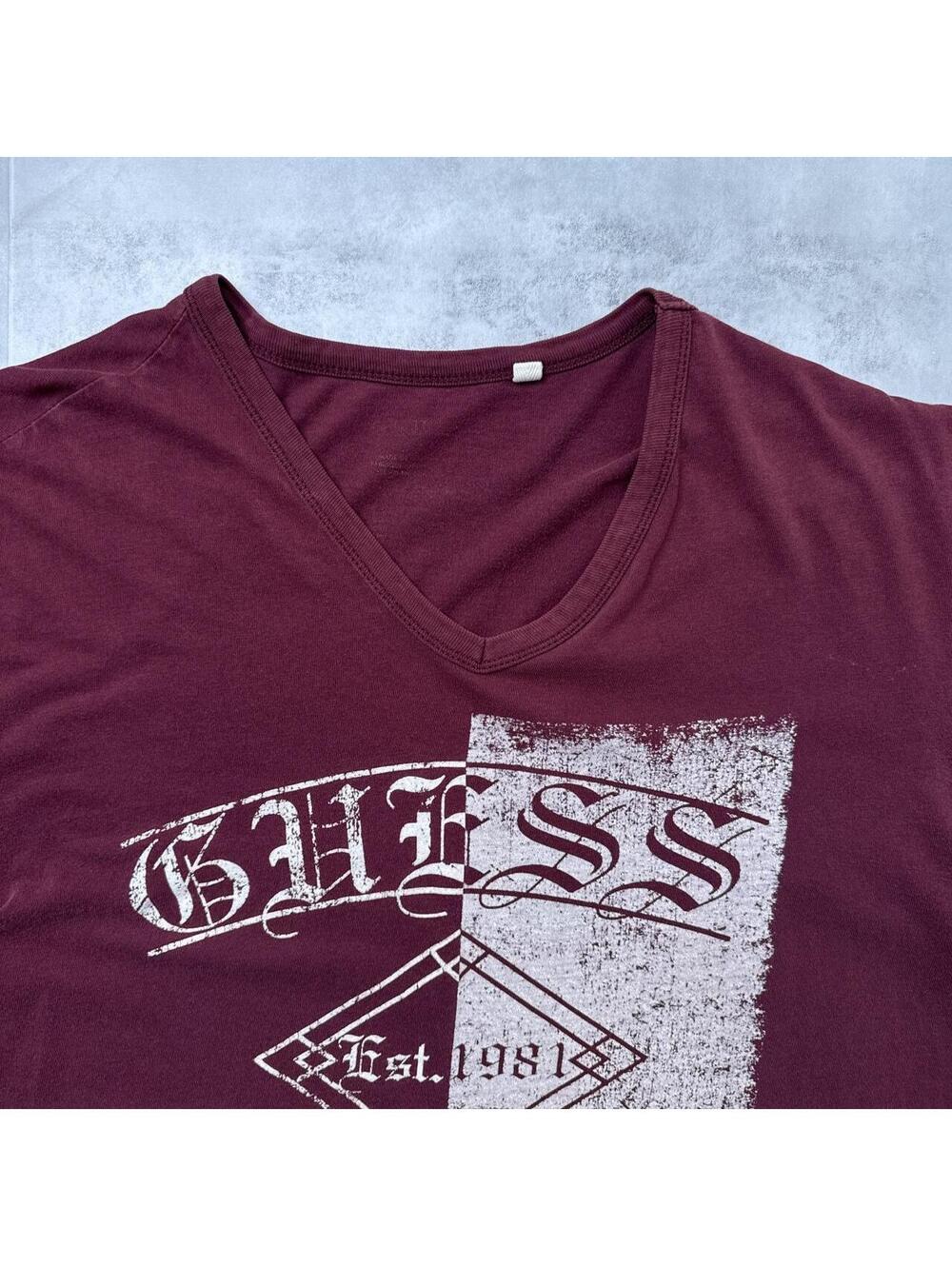 Y2K Guess Burgundy Grunge Distressed T shirt - Picture 3 of 8
